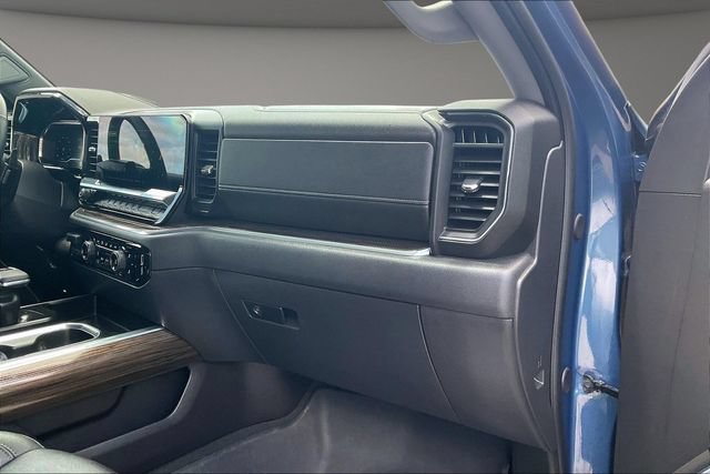 Used 2024 Chevrolet Silverado 1500 LT Trail Boss w/ Convenience Package II AWD/4WD image 15