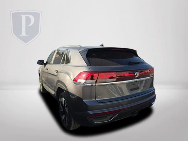 Used 2025 Volkswagen Atlas Cross Sport SE AWD/4WD image 7