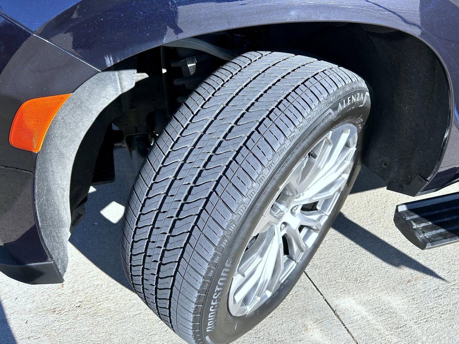 Used 2022 GMC Yukon XL Denali image 25