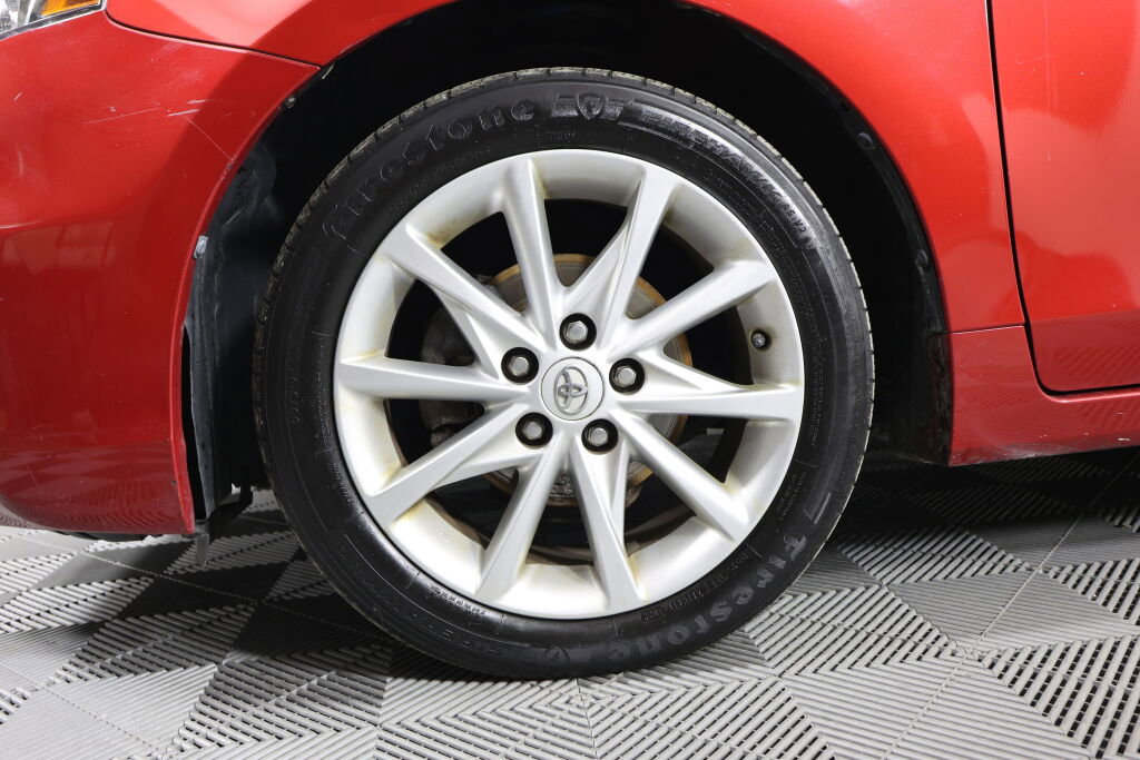 Used 2014 Toyota Prius V Three image 9