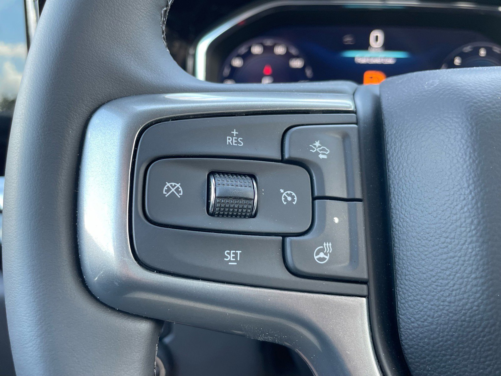 Used 2025 Chevrolet Silverado 1500 LT image 7