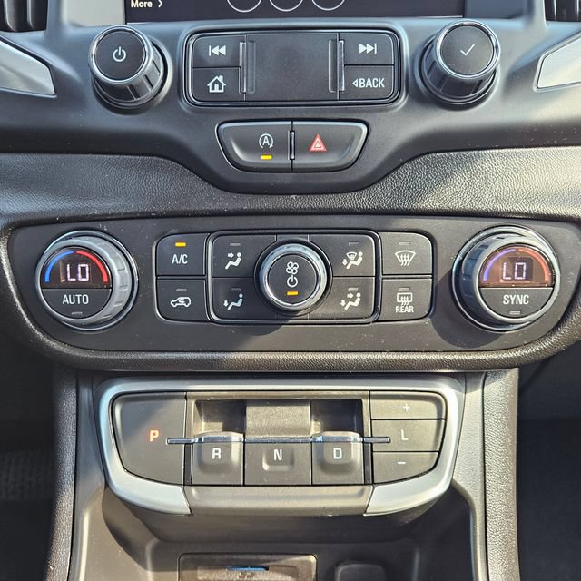 Used 2024 GMC Terrain SLT AWD/4WD image 30