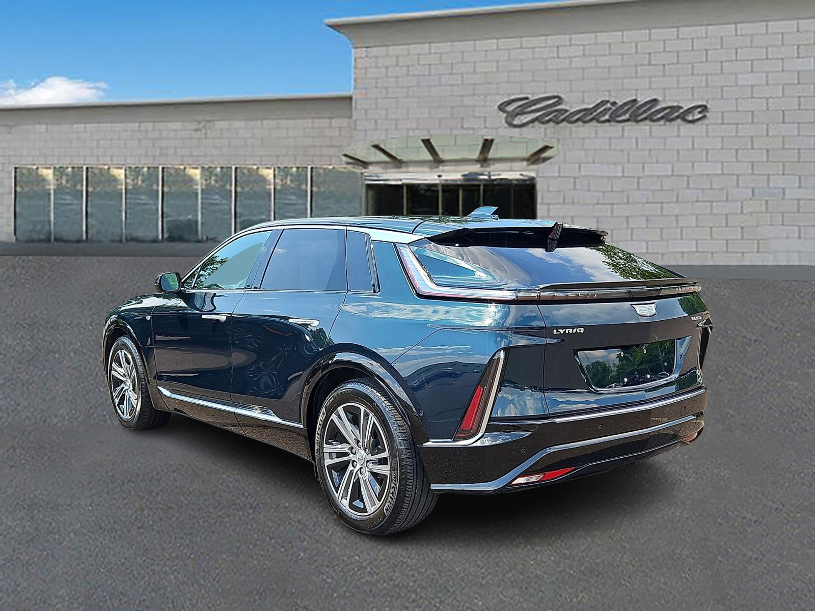 Certified 2024 Cadillac Lyriq Luxury w/ LPO, Floor Liner Package AWD/4WD image 6