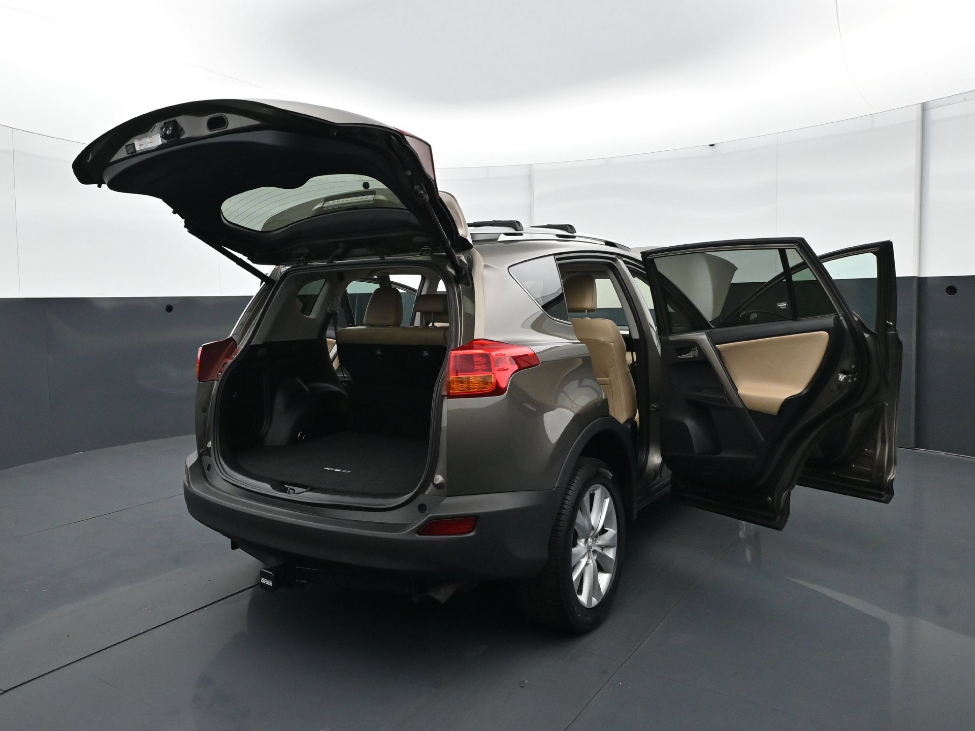 Used 2014 Toyota RAV4 Limited AWD/4WD image 33