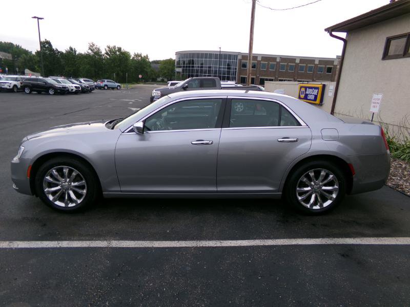 Used 2018 Chrysler 300 Limited image 6