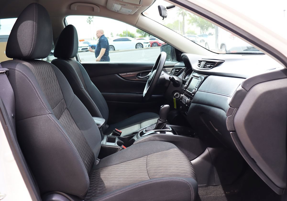 Used 2018 Nissan Rogue S FWD image 34
