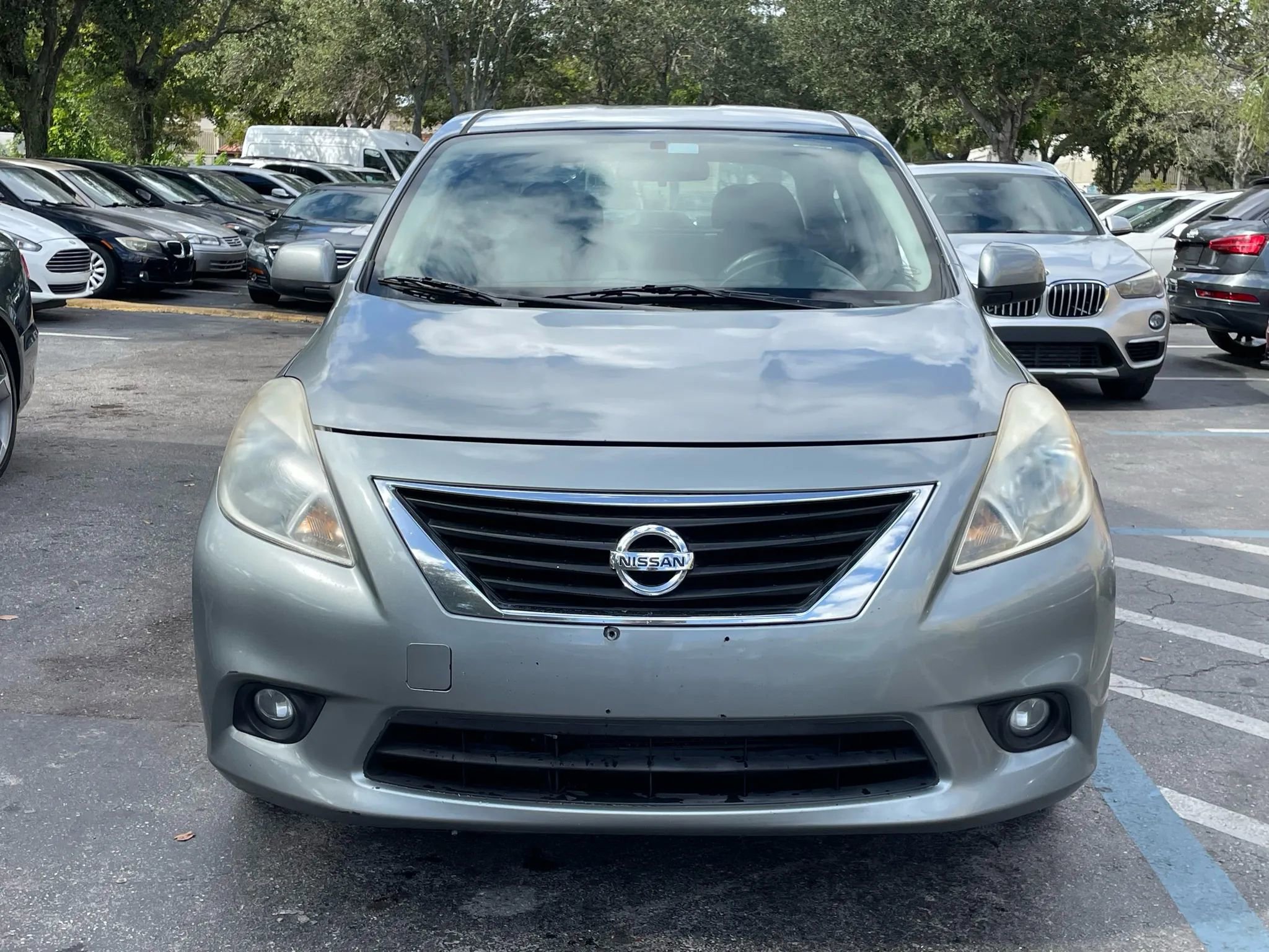 Used 2012 Nissan Versa SL image 3