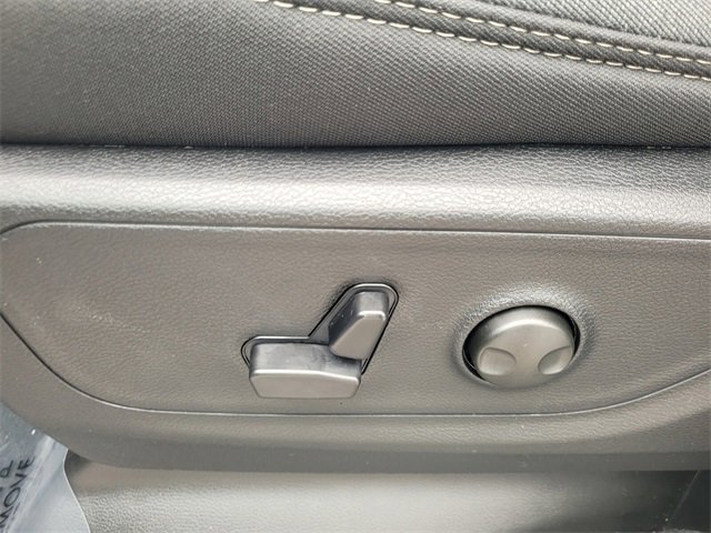 New 2026 RAM 1500 4x4 Crew Cab image 6