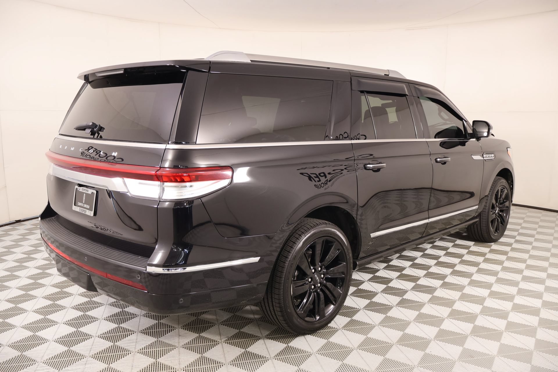 Used 2022 Lincoln Navigator L Reserve AWD/4WD image 23