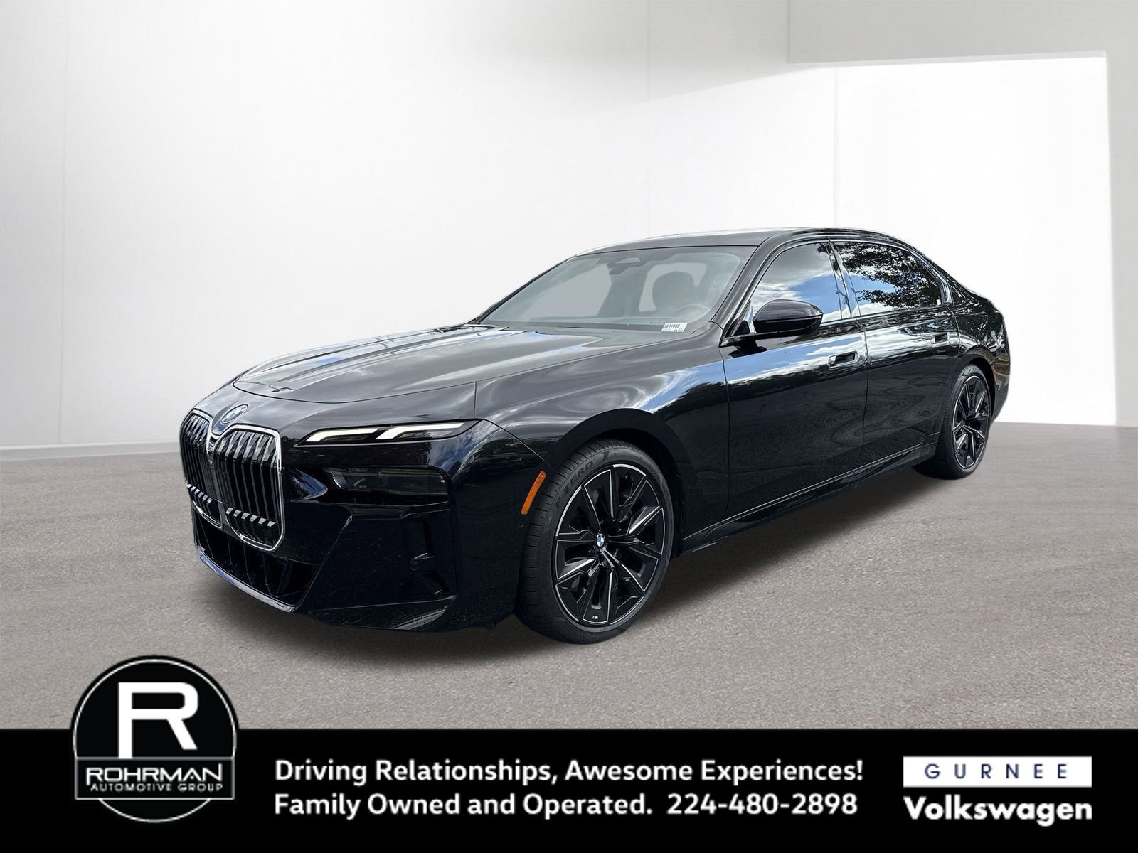 Used 2024 BMW 760i xDrive w/ Premium Package image 5