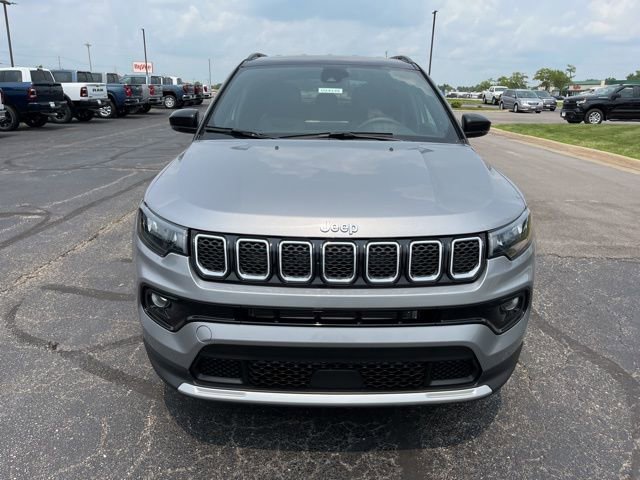 Used 2024 Jeep Compass Limited image 3