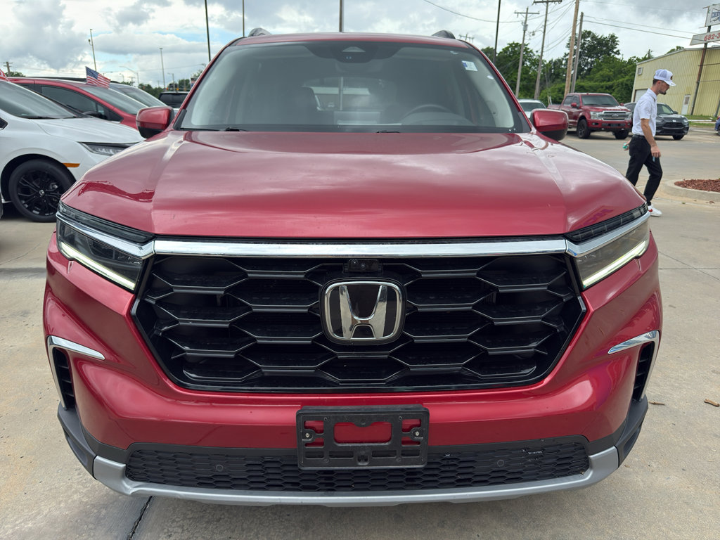 Used 2025 Honda Pilot Elite image 3
