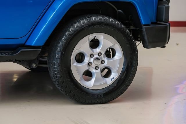 Used 2015 Jeep Wrangler Unlimited Sahara w/ Connectivity Group image 51