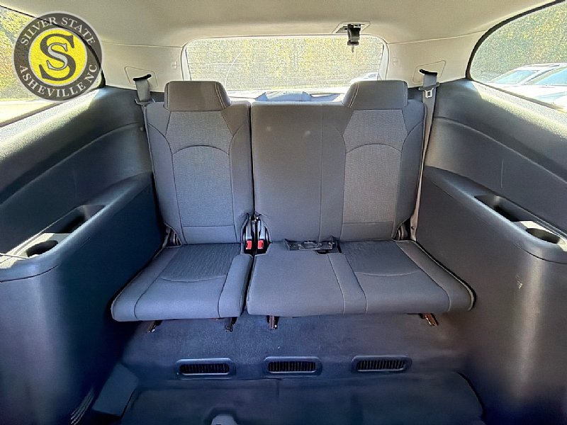 Used 2017 Chevrolet Traverse LT FWD image 24