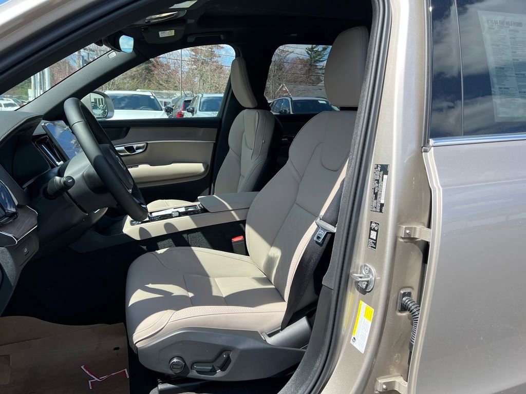 New 2026 Volvo XC90 B6 Plus w/ Protection Package Premier AWD/4WD image 11