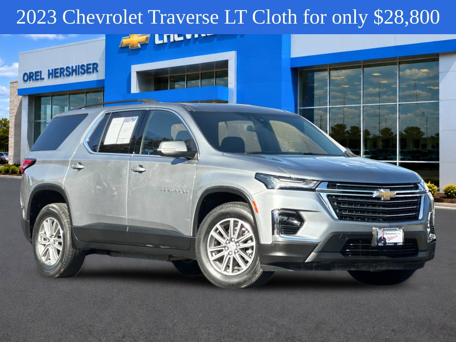 Used 2023 Chevrolet Traverse LT FWD image 3