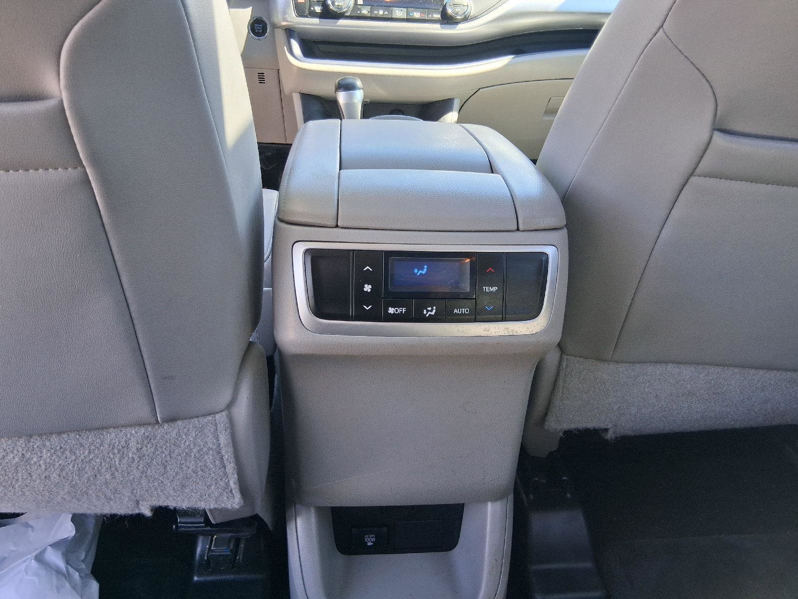 Used 2015 Toyota Highlander XLE AWD/4WD image 22