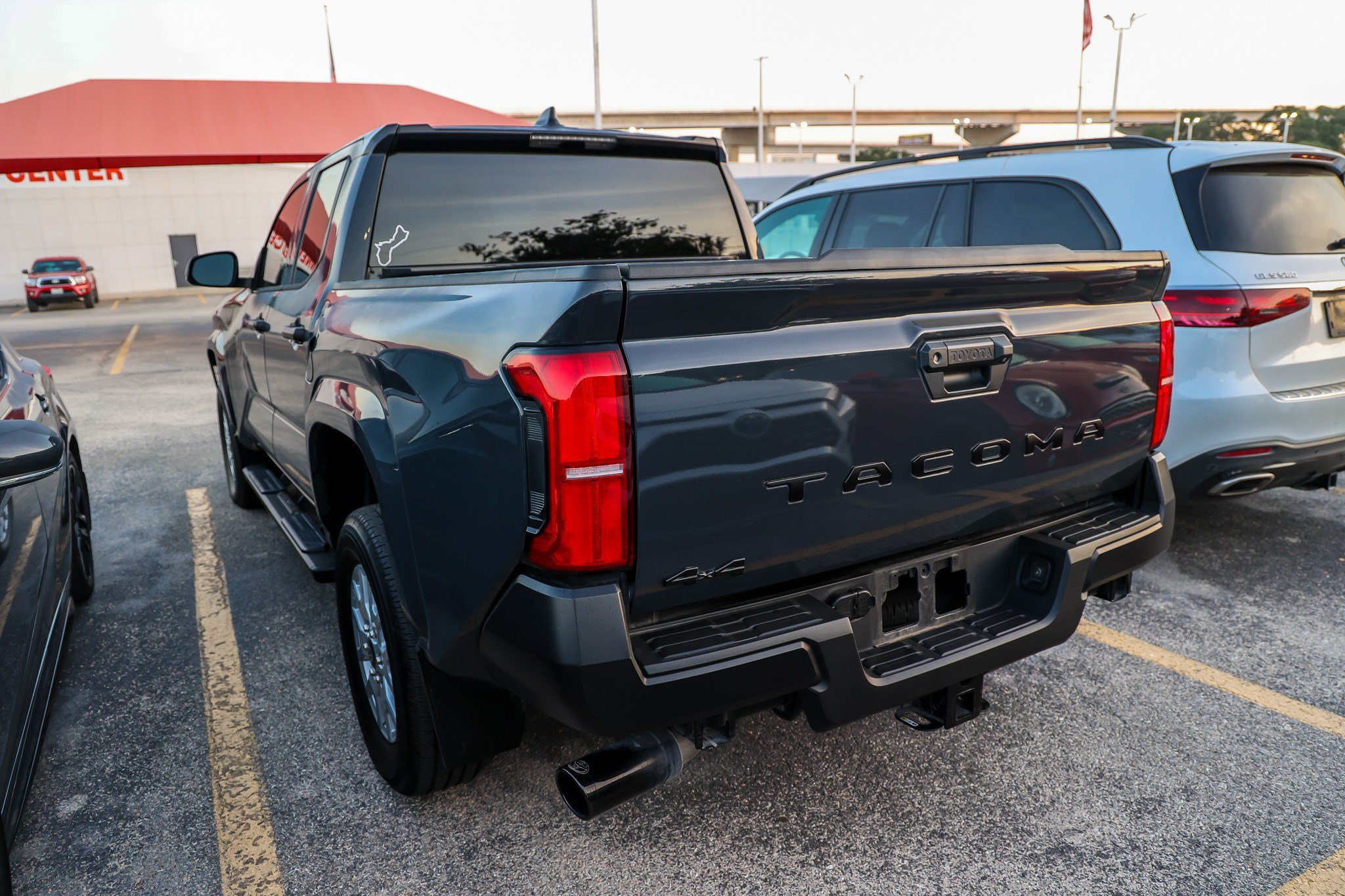 Certified 2024 Toyota Tacoma SR AWD/4WD image 11