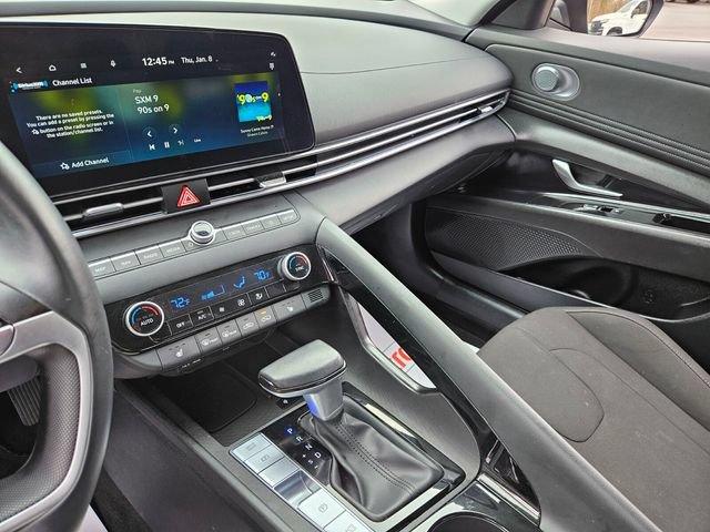 Used 2024 Hyundai Elantra SEL w/ Convenience Package FWD image 30