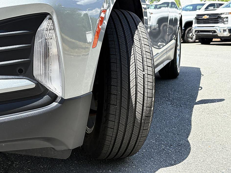 Used 2024 Chevrolet Equinox LT w/ LPO, Floor Liner Package FWD image 24