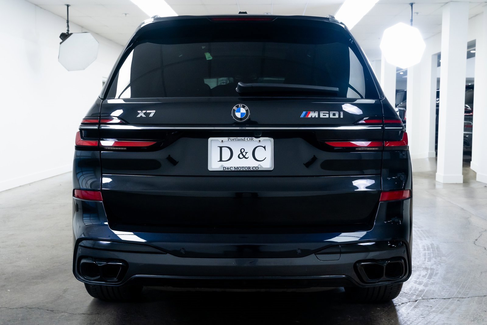 Used 2023 BMW X7 M60i w/ Executive Package image 5