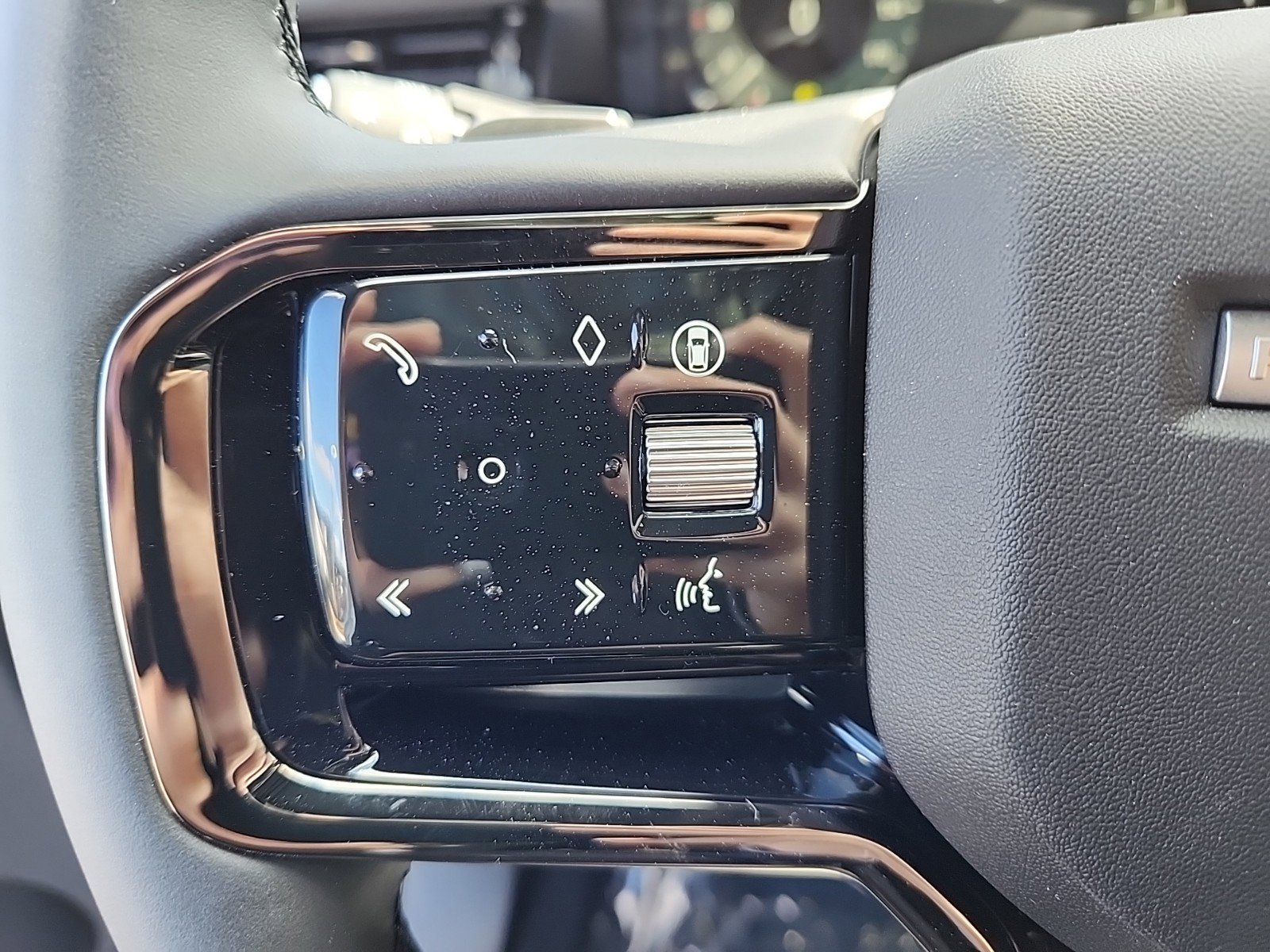 Certified 2026 Land Rover Range Rover Evoque S image 19