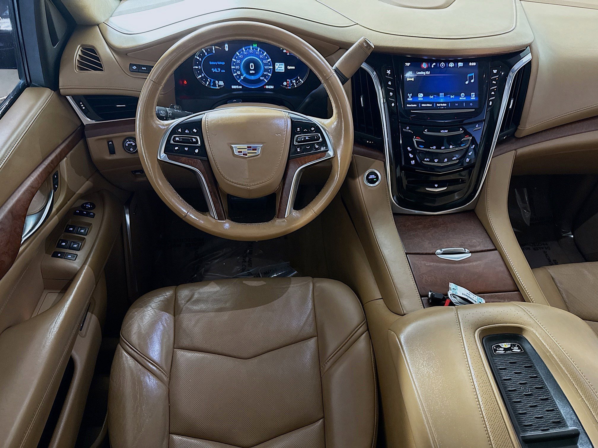 Used 2016 Cadillac Escalade Platinum image 17