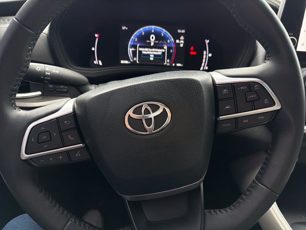 Used 2024 Toyota Grand Highlander AWD image 13