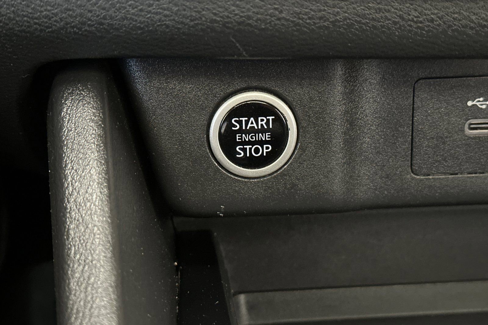 Used 2021 Nissan Rogue SV w/ Premium Package image 21