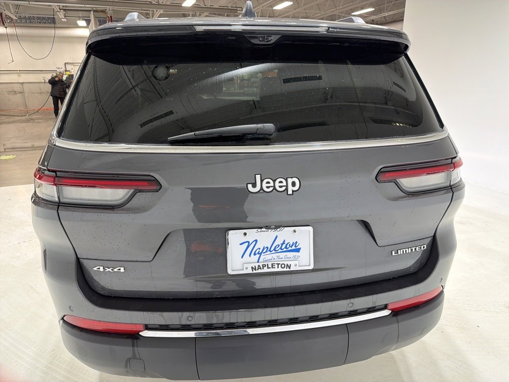 Used 2024 Jeep Grand Cherokee L Limited w/ Luxury Tech Group II image 6