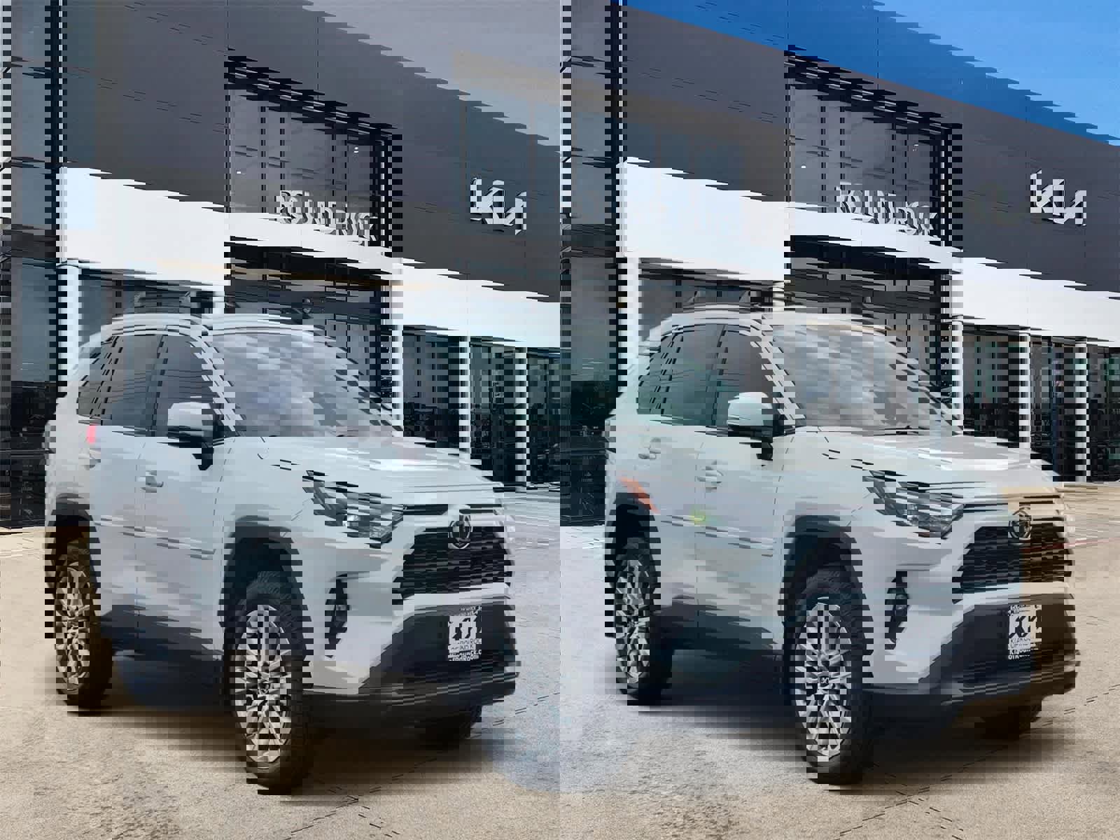 Used 2024 Toyota RAV4 XLE Premium image 3