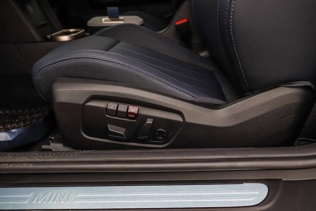 New 2026 MINI Cooper 2-Door Hardtop image 21