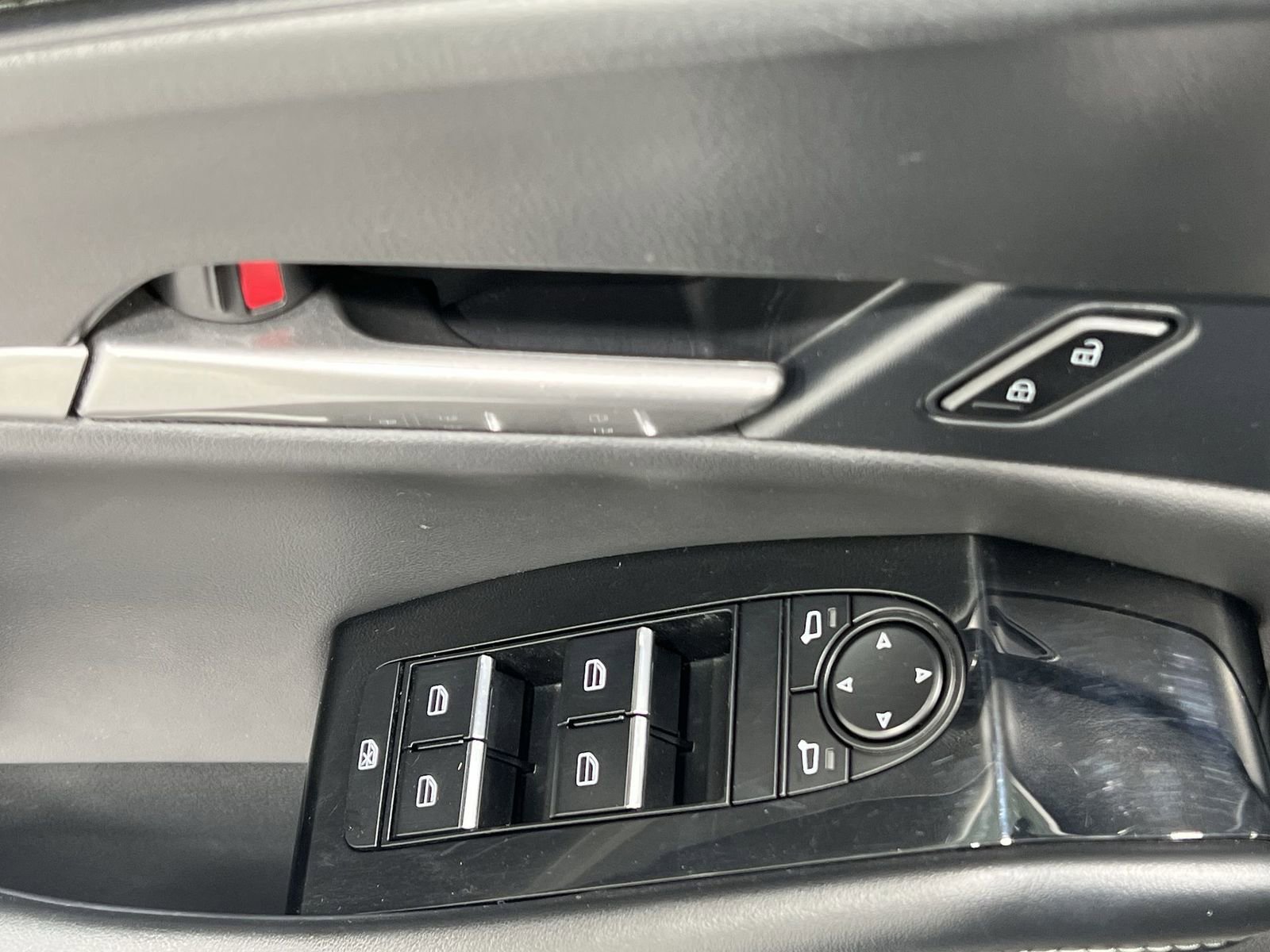 Used 2024 MAZDA CX-30 AWD 2.5 S w/ Select Sport Pkg image 13