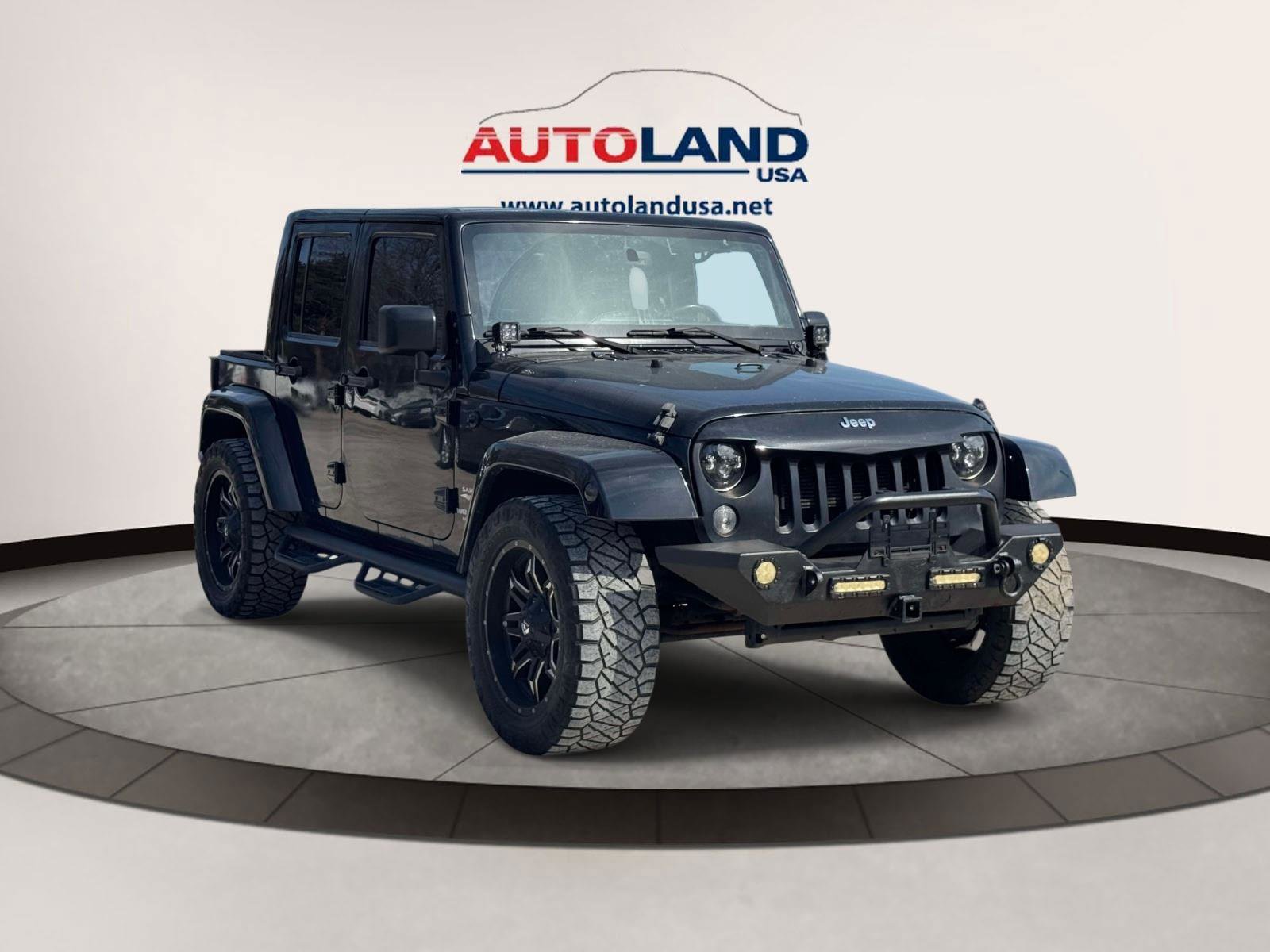 Used 2015 Jeep Wrangler Unlimited Sahara AWD/4WD image 2