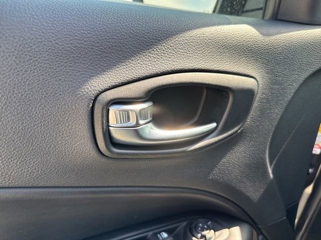 Used 2021 Jeep Compass Limited image 23