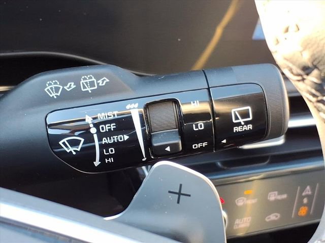 Used 2024 Kia Niro EX Touring image 31