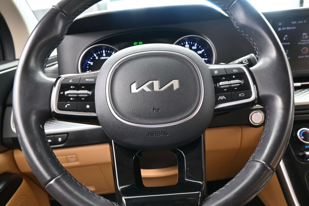 Used 2024 Kia Carnival LX FWD image 24