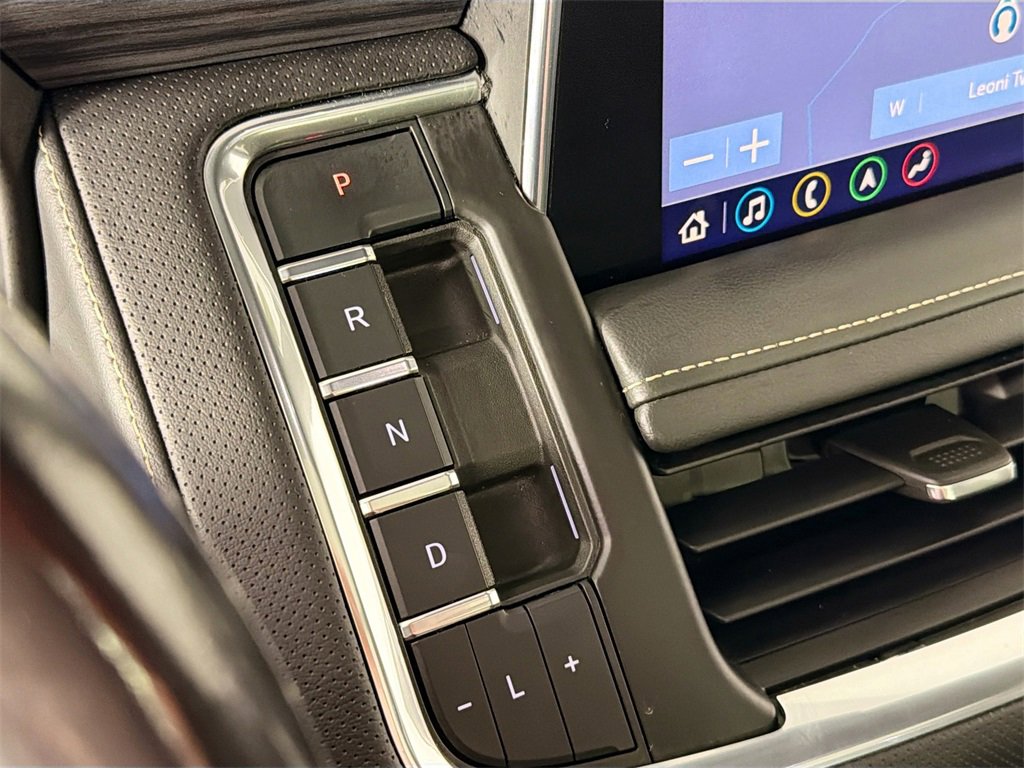 Used 2021 GMC Yukon XL SLT w/ SLT Luxury Plus Package image 16