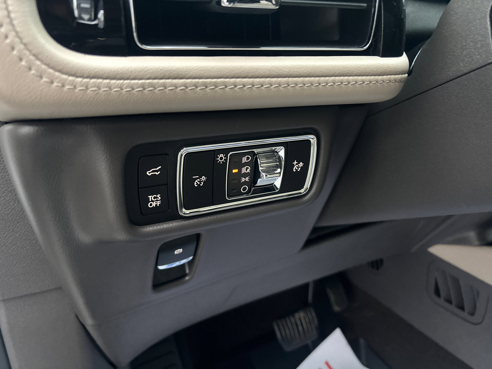 Certified 2023 Lincoln Nautilus FWD w/ Premium Package image 14