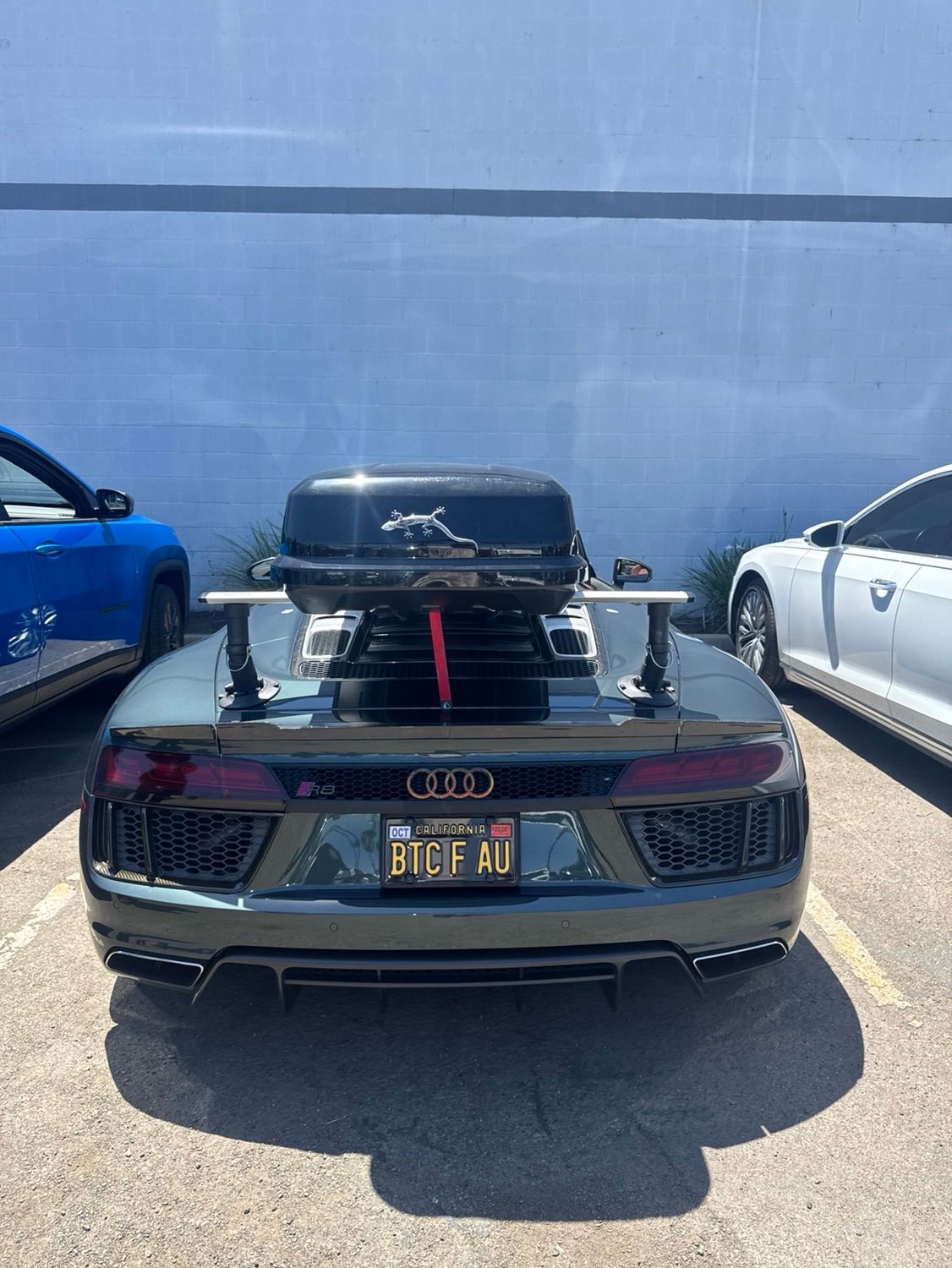 Used 2017 Audi R8 V10 w/ Carbon Exterior Package AWD/4WD image 4