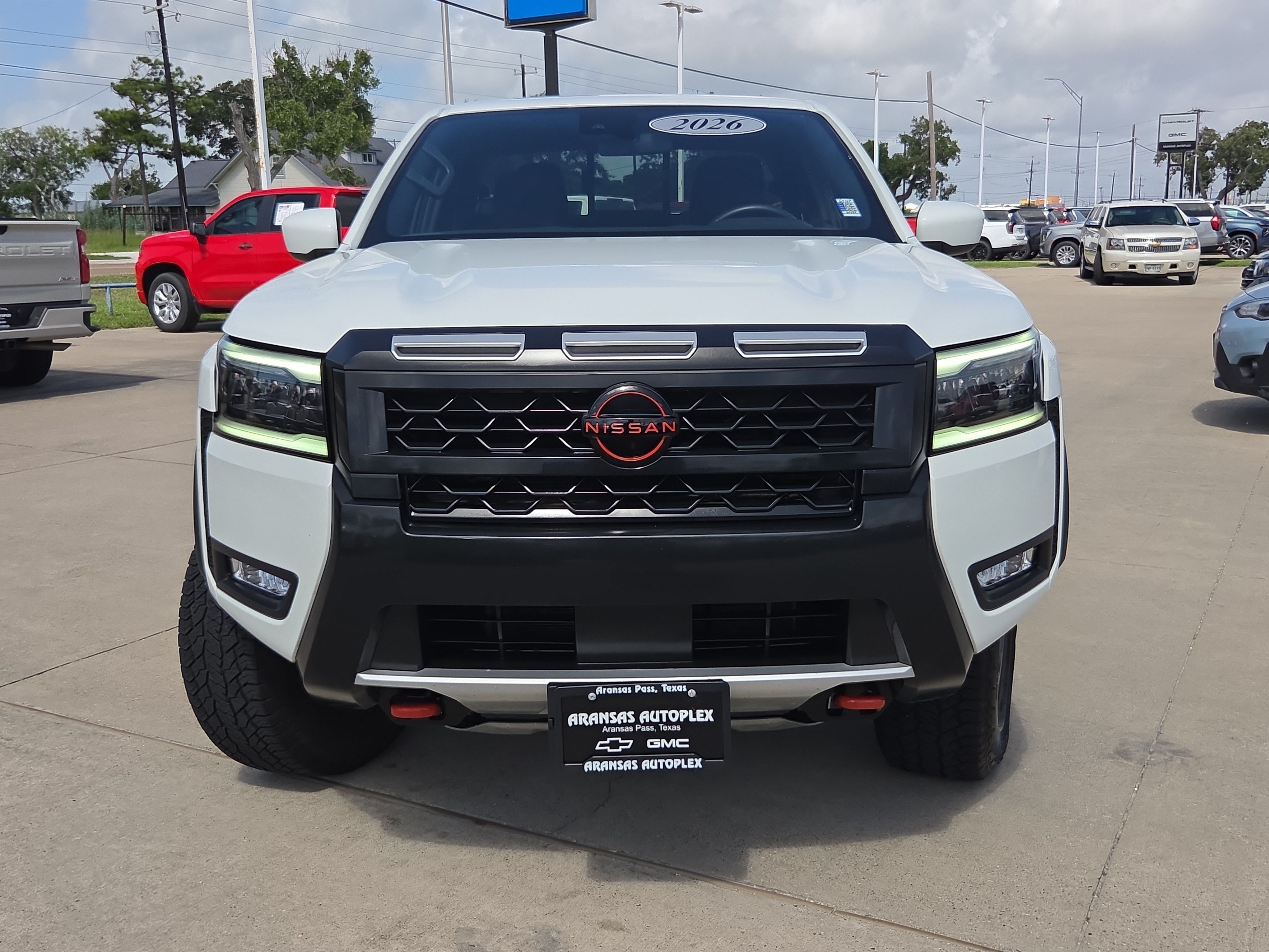 Used 2026 Nissan Frontier PRO-4X AWD/4WD image 2