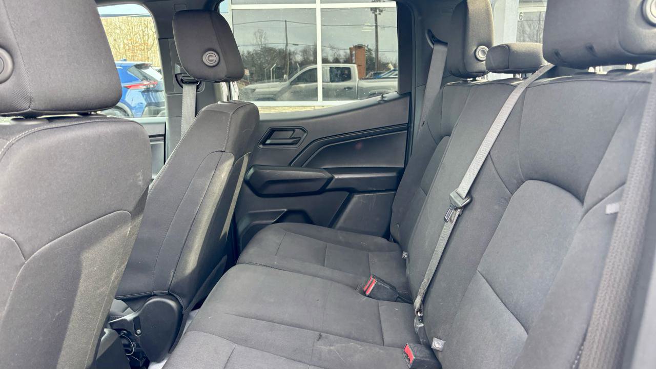 Used 2023 Chevrolet Colorado W/T image 16