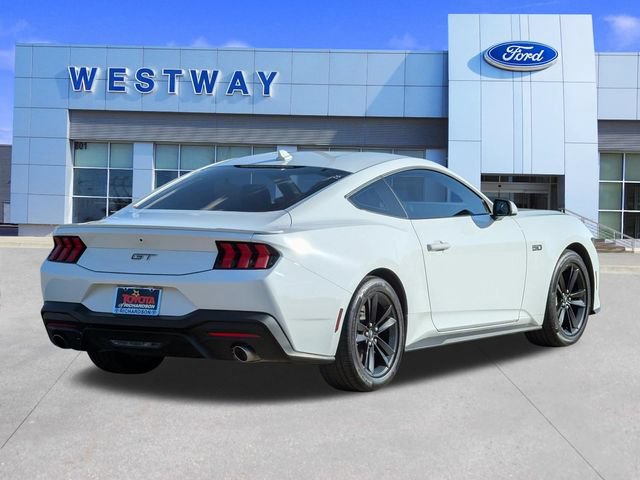 Used 2025 Ford Mustang GT RWD image 3