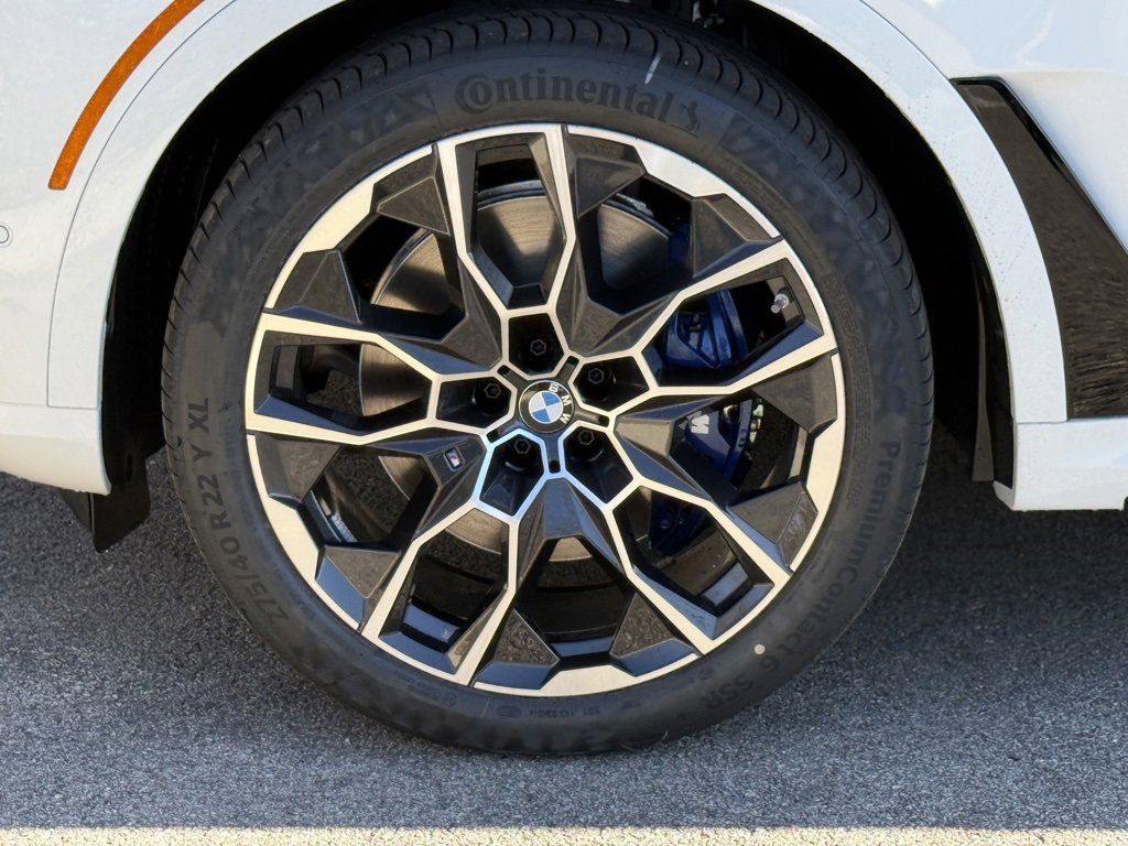 New 2026 BMW X7 M60i w/ Climate Comfort Package image 9