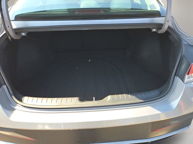Used 2025 Hyundai Elantra Limited image 27