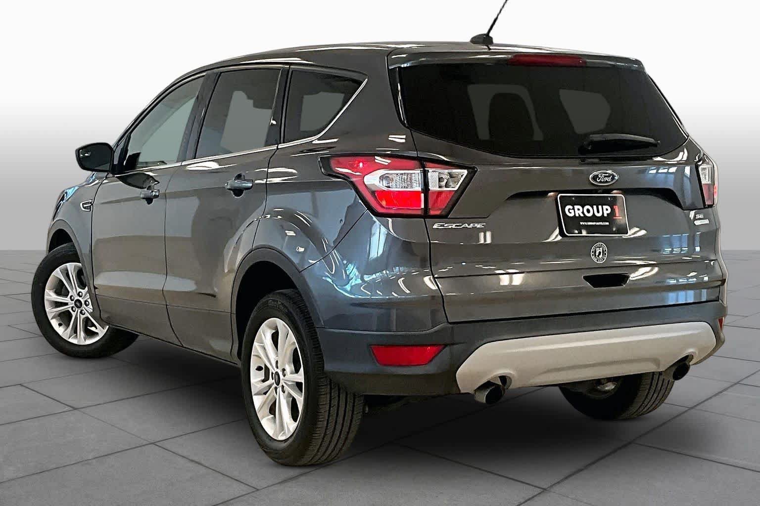 Used 2017 Ford Escape SE FWD image 11