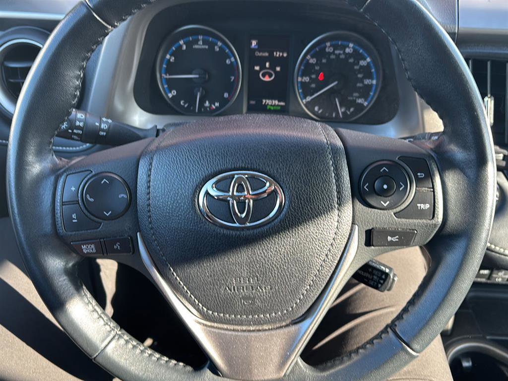 Used 2018 Toyota RAV4 XLE image 5
