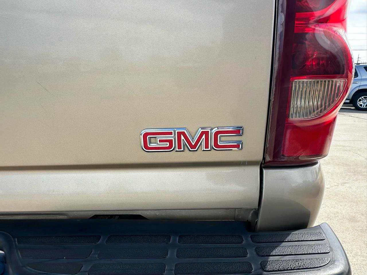Used 2004 GMC Sierra 2500 SLE RWD image 14