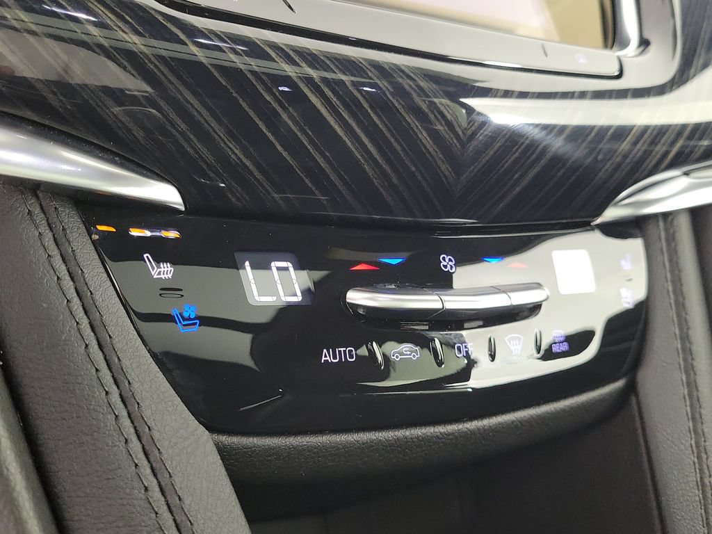 Certified 2023 Cadillac XT6 Premium Luxury FWD image 30