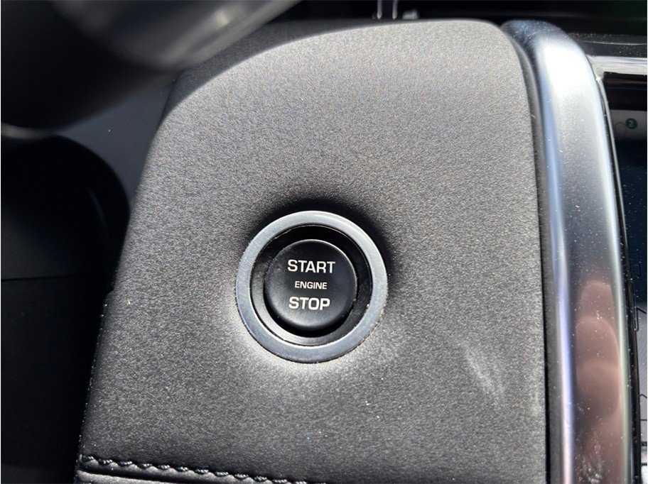 Used 2021 Land Rover Discovery Sport SE image 30